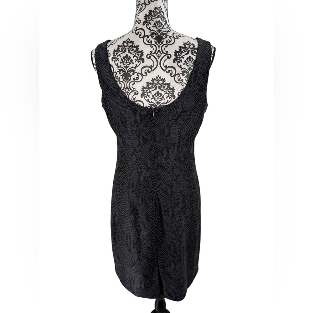 Joseph Ribkoff Black Snakeskin Textured Sheath Dress 10 | Vintage Bodycon Midi - Picture 7 of 15